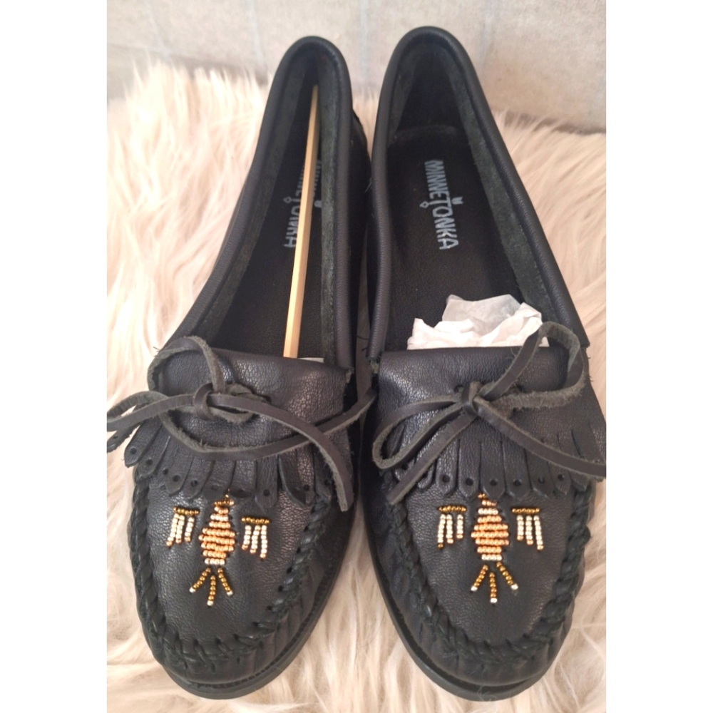 Minnetonka | Black Leather Tribal Beaded Bow Moccasin Shoe - Picture 2 of 14